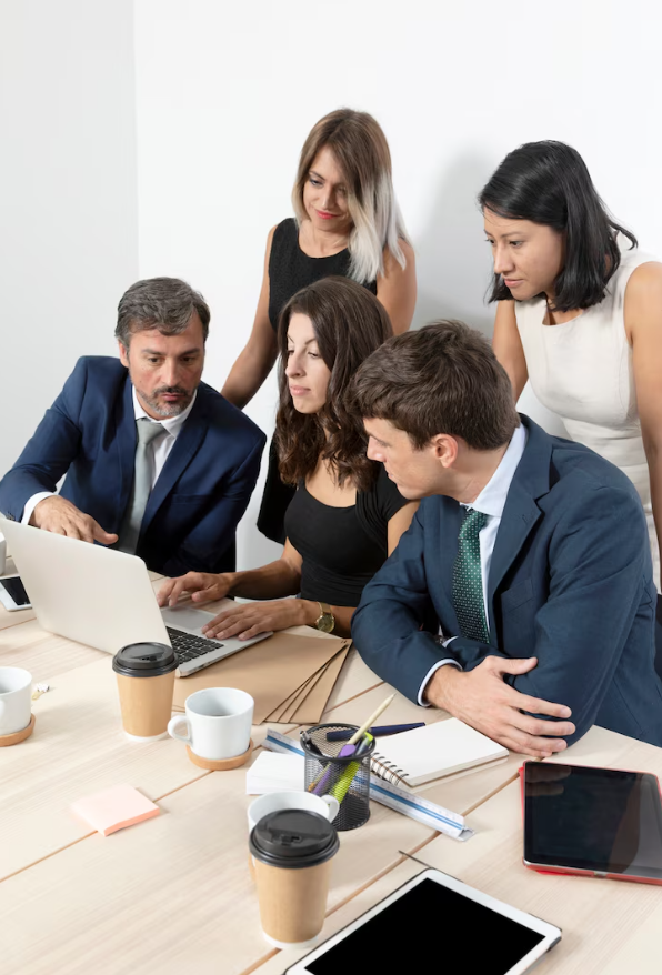 Plan de descarbonización e ISO‑50001 alineado con huella de carbono